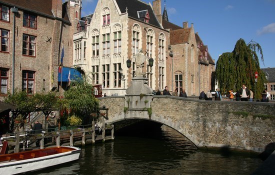 On of the many bridges in the medieval city center of Bruges, Belgium